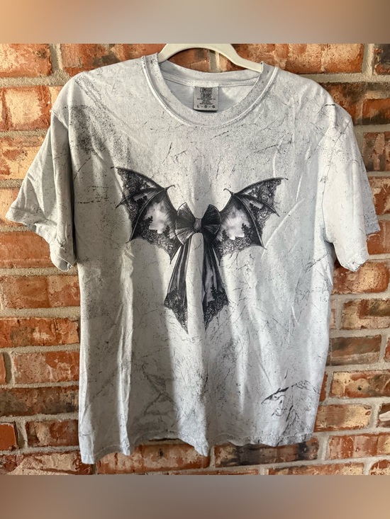 Comfort Colors Tops - Comfort Colors smoke color blast Short Sleeve Tee with Bat Wing Bow Print